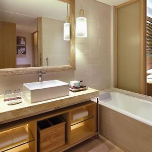 Grand Deluxe Sea View King Room